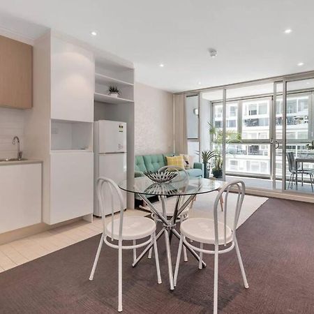 Lovely 1Br Apartment On Morphett With Pool & Wi-Fi Adelaïde Extérieur photo